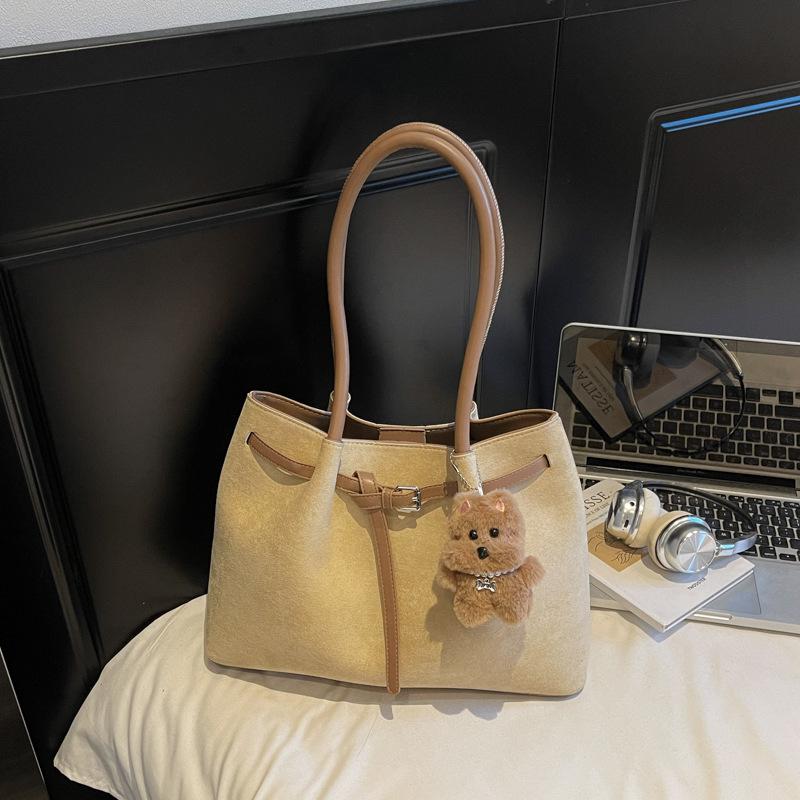 Vintage Tote Bag Large Capacity Women's Armpit Bag 2025 New Simple Suede Shoulder Bag Fashionable Commuter Bag