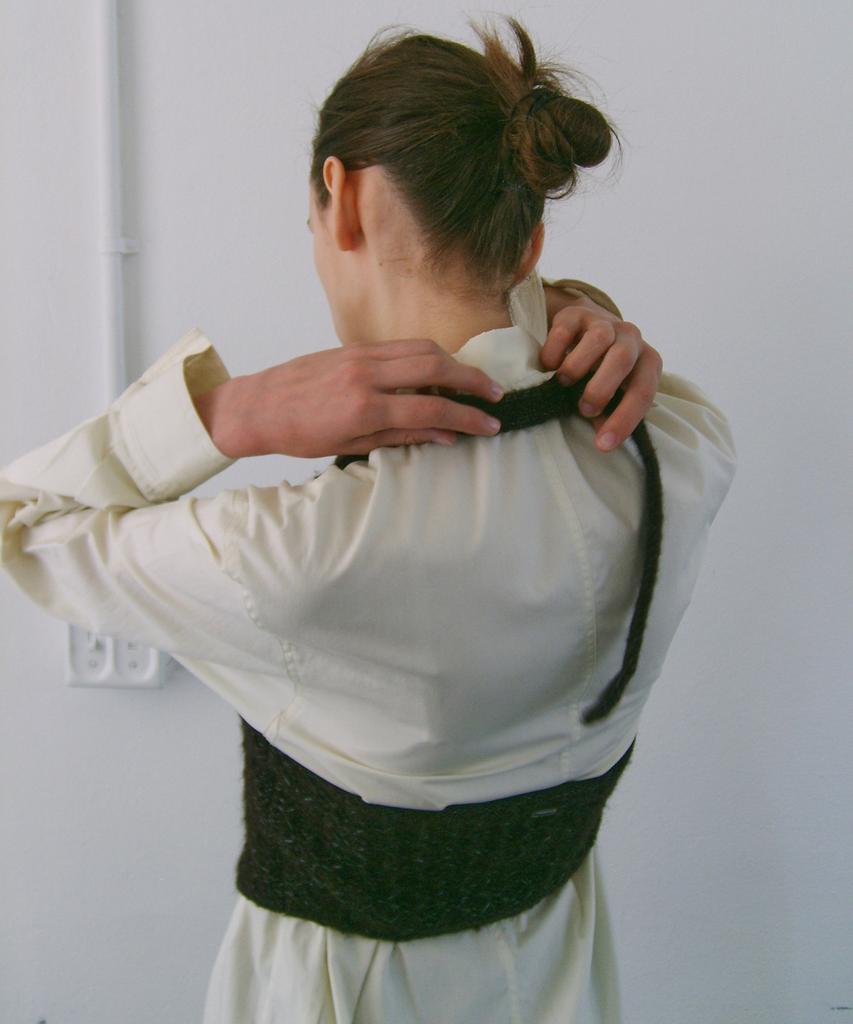 EN OR [Italy Fabric] Twiddle Halter Knit Vest - Brown