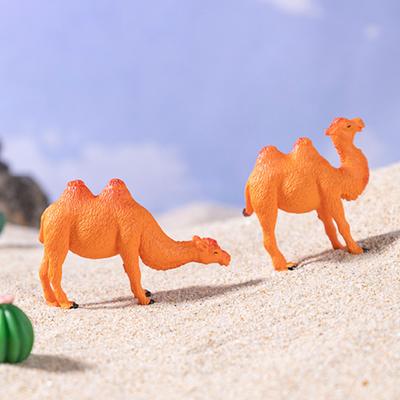 3 Adet Mini Deve Süsü Minyatür Deve Figürleri Masaüstü Dekorasyonu Mikro Manzaralar DIY El Sanatları için Mini Hayvan Heykelleri
