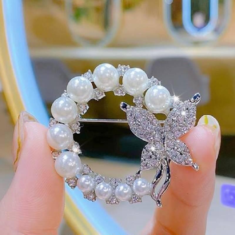 Exquisite Rhinestone And Pearl Butterfly Chest Flower Brooch For Women Korean Fashion Statement Piece