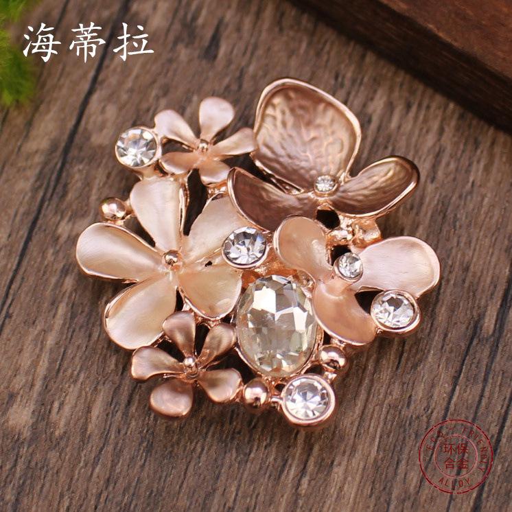Nouvelle broche magnétique fleur géométrique diamant peinture à l'huile couleur, broche polyvalente pour femmes à la mode et haut de gamme