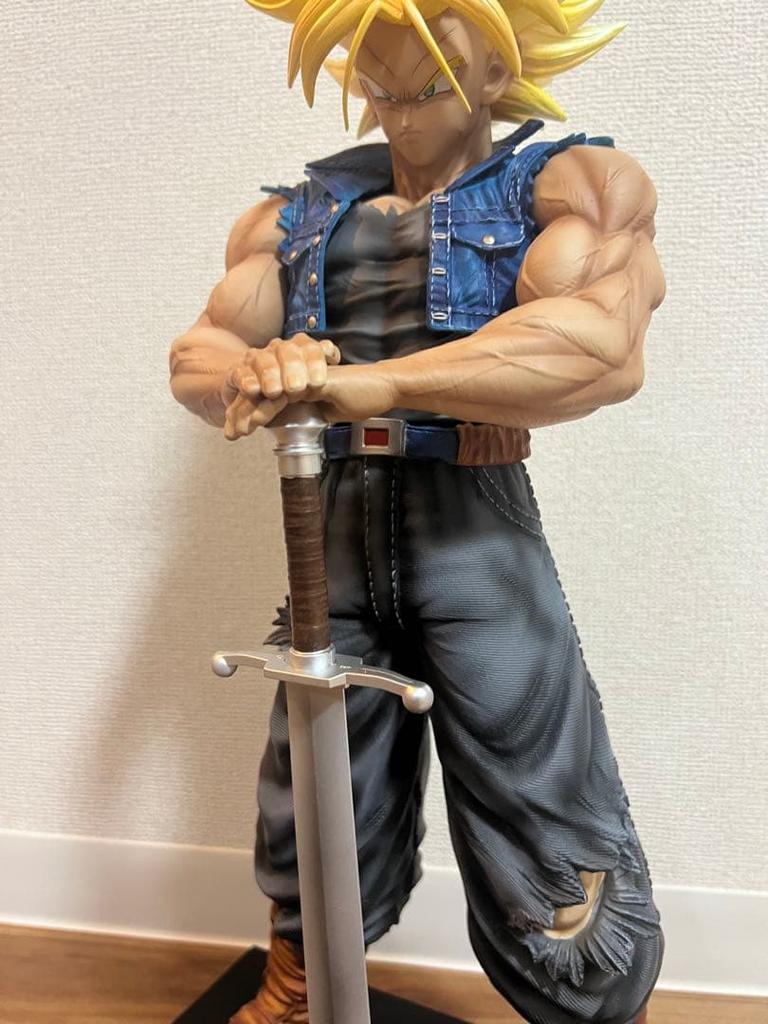 [USED] Trunks Action Figure