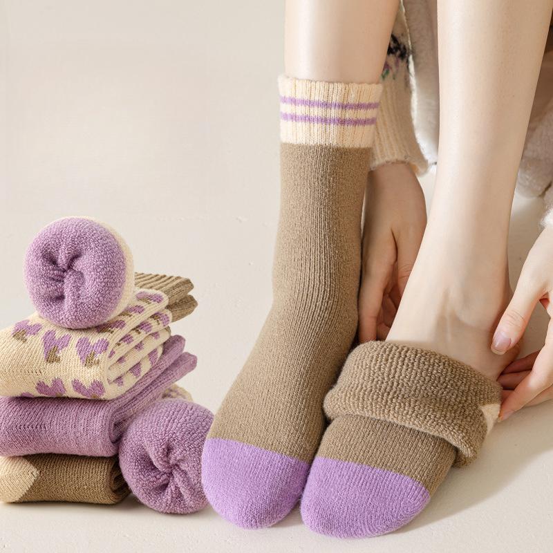Girls' Mid Length Knitted Socks Women Sweet Heart Printed Socks Comfortable High-elasticity Thick Warm Socks