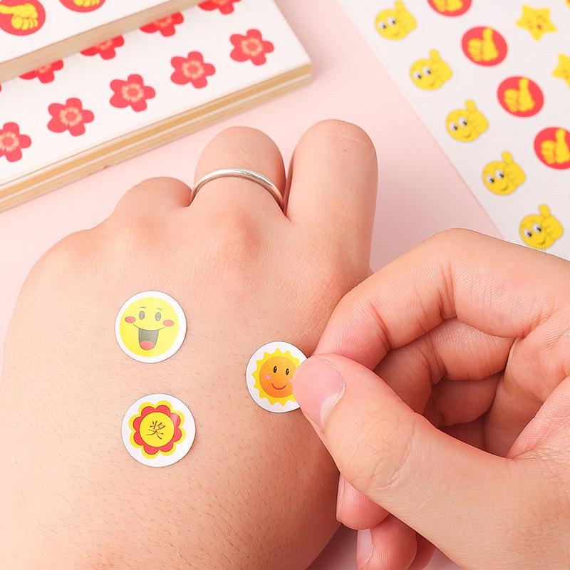 Kids' Reward Cartoon Stickers: Little Red Flower & Thumbs Up for Kindergarten & Primary School Self-Discipline Charts