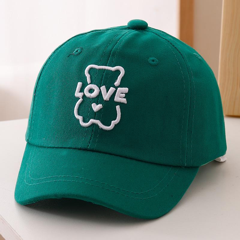Einfache und süße Baseballkappe in Teddybär-Form mit Hohlprofil und gesticktem LOVE für Kinder, geeignet für tägliche Ausflüge.