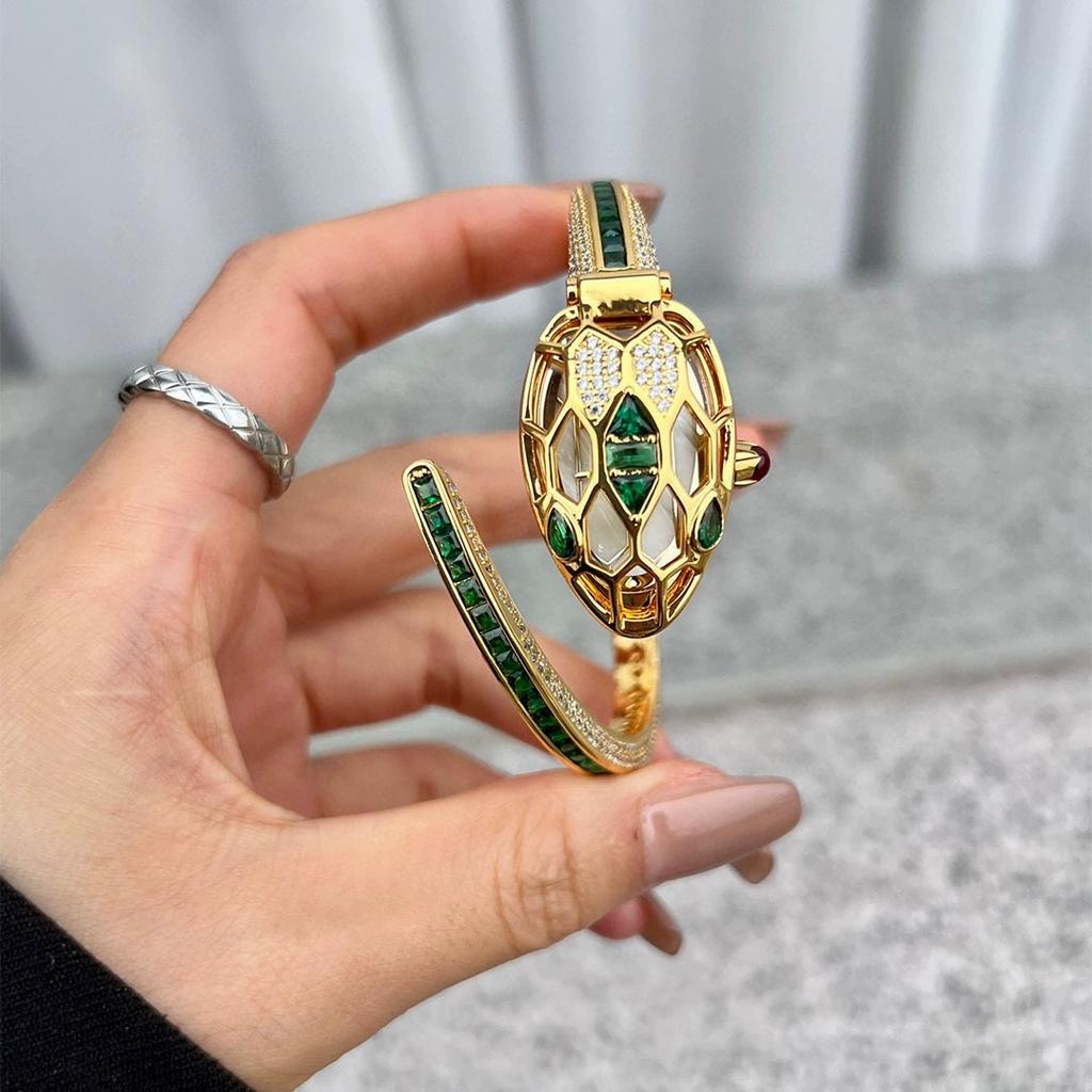 Bracciale Serpente Multicolore Orologio al Quarzo Incrostato di Diamanti Testa di Serpente Colorata Quadrante Nascosto Movimento al Quarzo Orologio da Donna