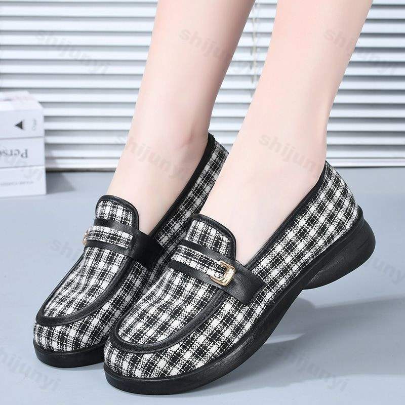 Fashion Women's Slip On Cloth Shoes Autumn New Fashion Round Toe Soft Sole Non Slip Flats Lightweight Comfortable Vintage Casual Shoes