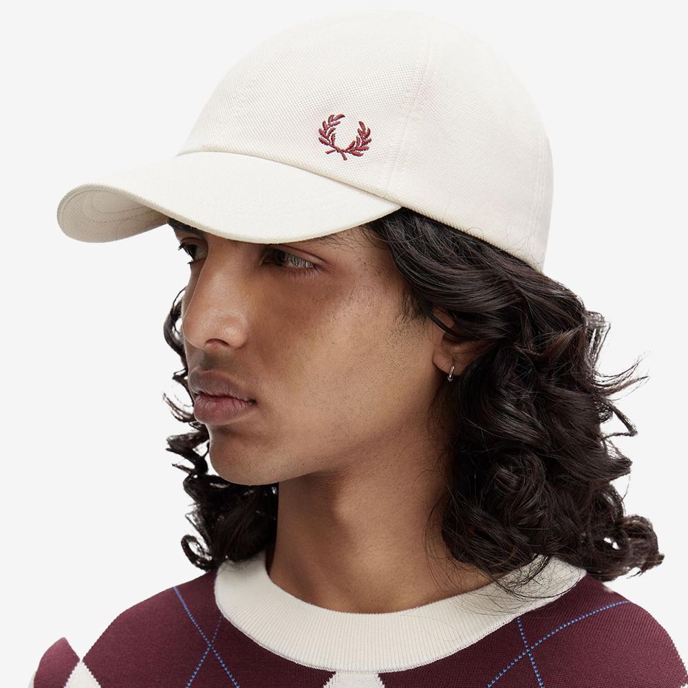 FRED PERRY Pique Classic Cap - Ecru/Oxblood Cfpu2536726-V84