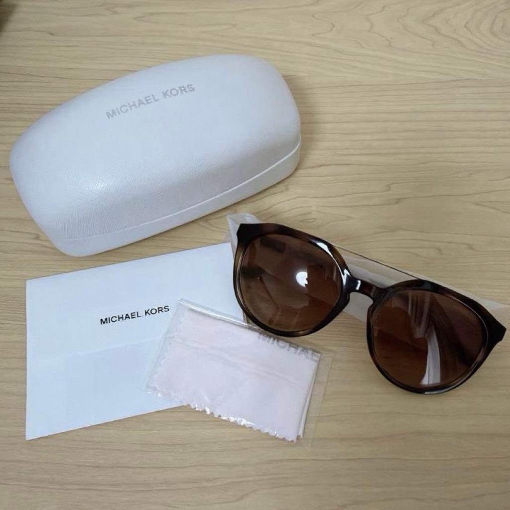 Used MICHAEL KORS sunglasses with case