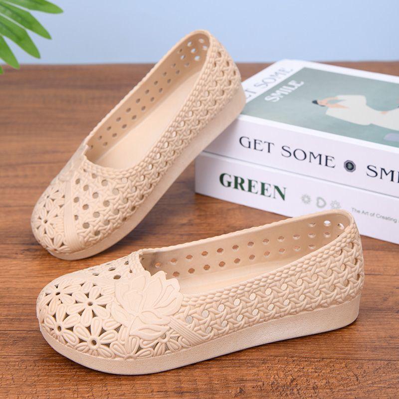 Women's Fashion Crocs: Casual, Non-slip, Breathable Hollow Sandals for Moms - Slip-on Work Shoes