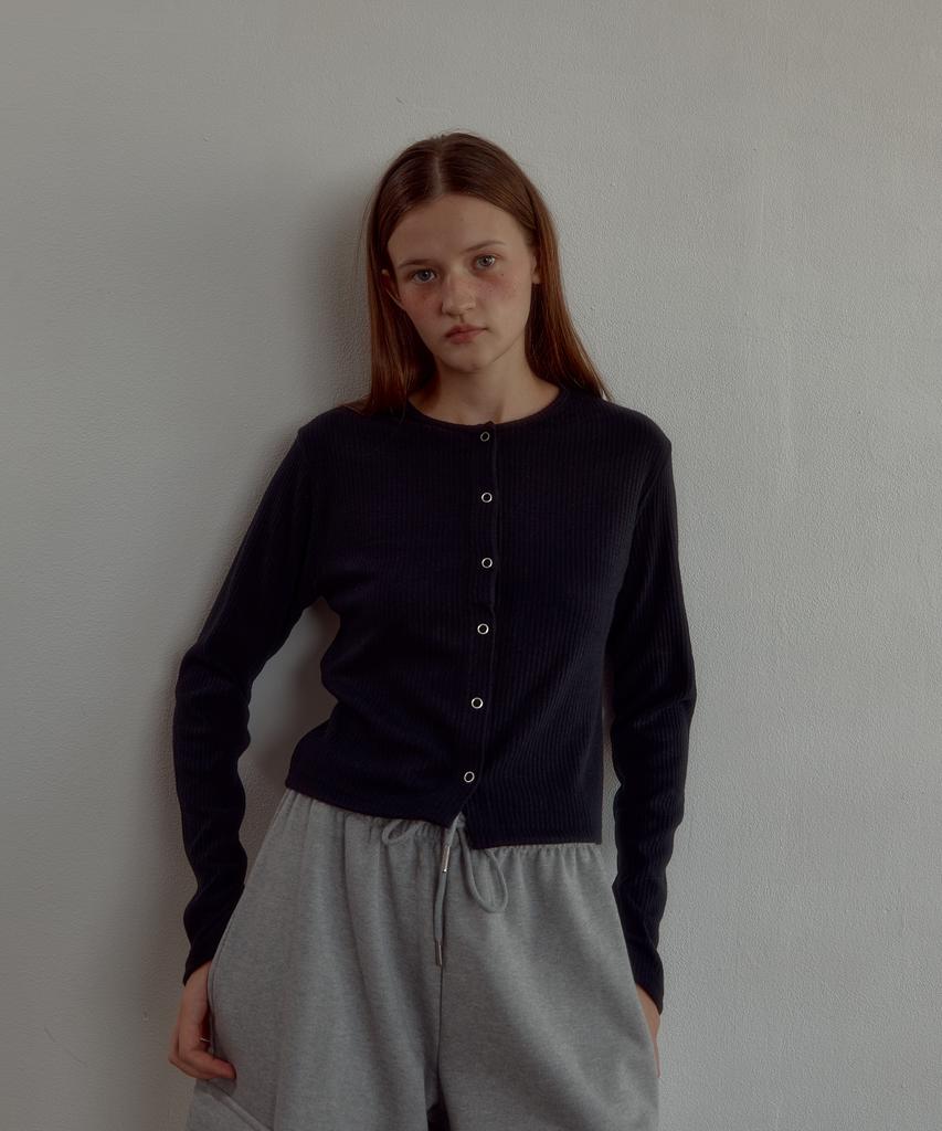 Leterie Basic Button Round Cardigan_Black