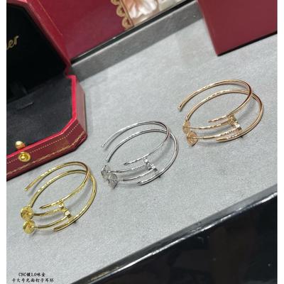 Cercei mici populari pentru Bărbați și Femei Pot Purta, Adăugând Elemente de Nituri La Modă și rafinat placare personalizată high-end cu aur de 18k