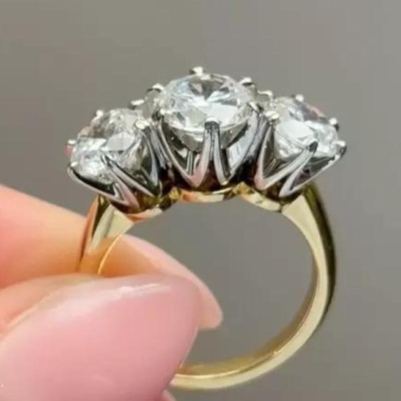 Exquisite Luxurious Women Engagement Ring With Sparkling Synthetic Zircon Proposal Ring Elegant Bridal Wedding Banquet Jewelry