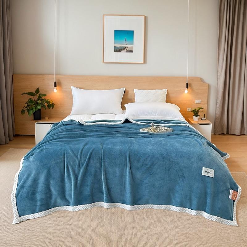 Modern Minimalist Milk Velvet Blanket All Season Universal Thick Warm Comfortable Multifunctional Air Conditioning Cover Blanket