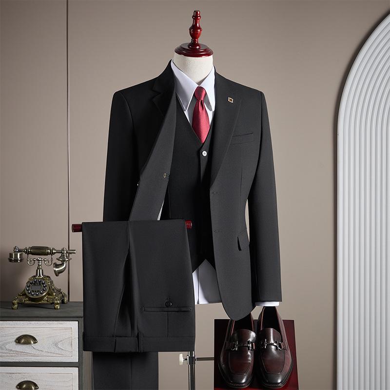 Men's Anti-Wrinkle Slim Fit Business Suit: High-End Formal Wear for Weddings and Engagements.