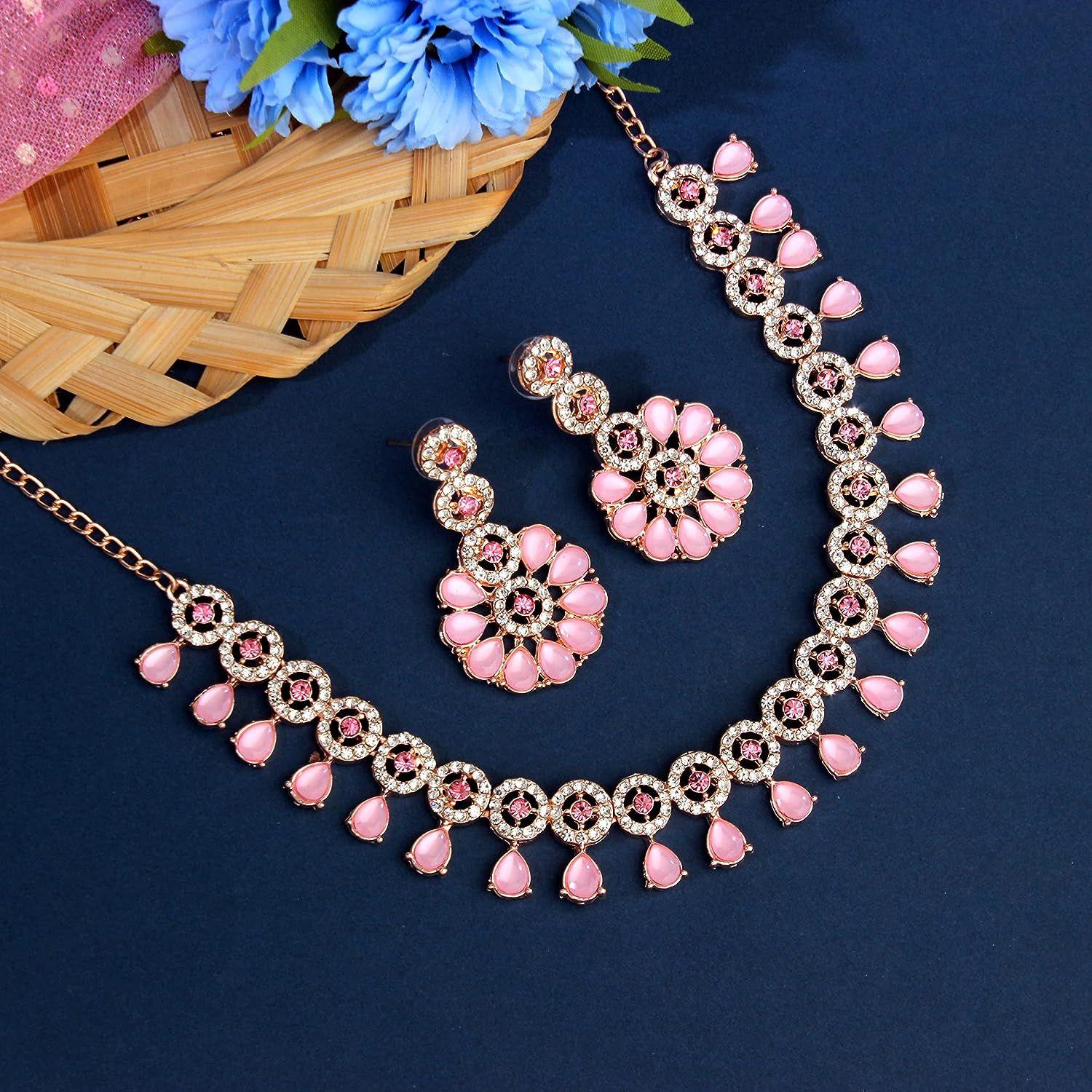 

Женское колье с бриллиантами Atasi International Kundan и American Diamond с серьгами