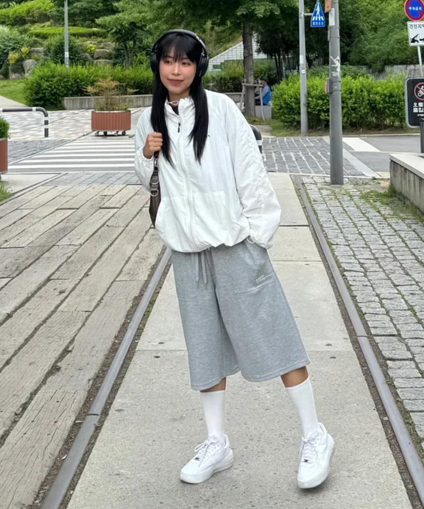 AGOD Carpenter Out Pocket Wide Sweat Shorts [Heather Grey]