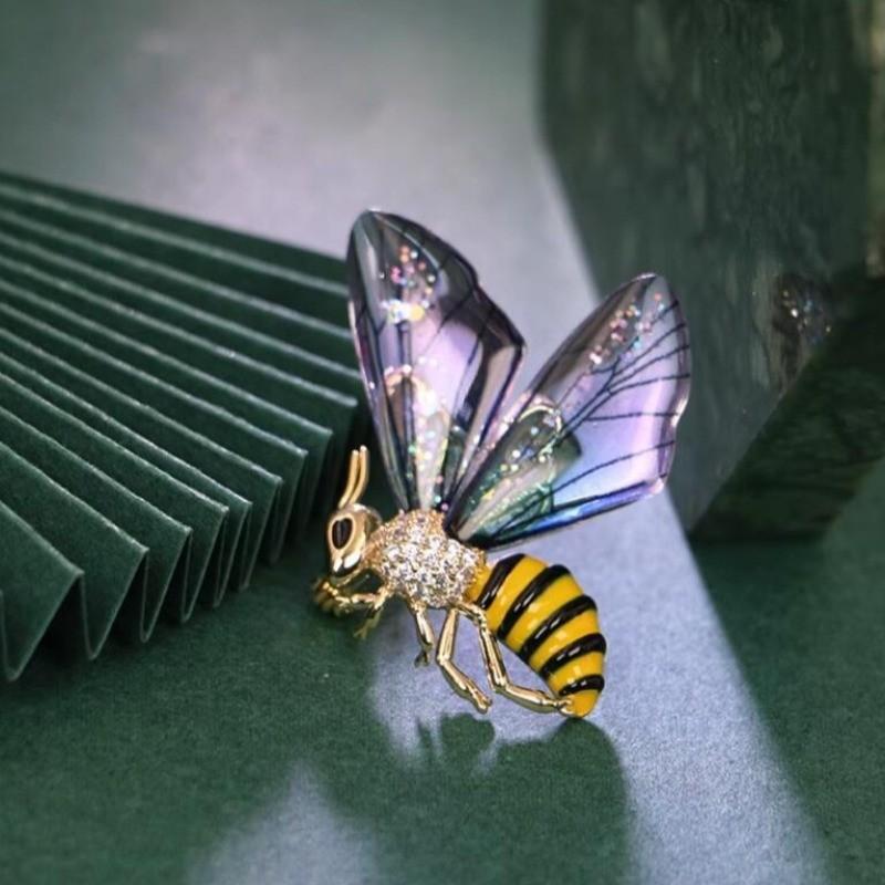 

Yutsai Elegant Gradient Fairy Bees Brooch Alloy Advanced Women Jewelry Accessories Gifts PD2316 фиолетовый