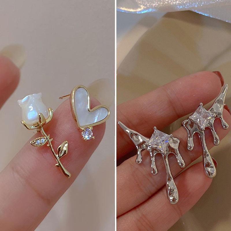 Náušnice ve tvaru srdce barokní se stříbrnou jehlou, perlou a zirkony