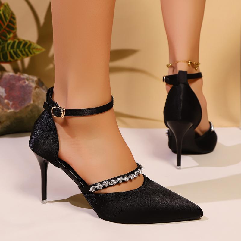 Hvite Elegante Glitter Kjede Dekorasjon Bryllupssko Kvinner Sexy Spiss Tå Super Høye Hæler Pumps Ankelstropp Sandaler Designer