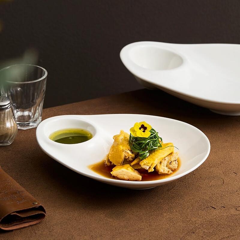 Nordische Keramik Knödelplatte mit Soßenschälchen