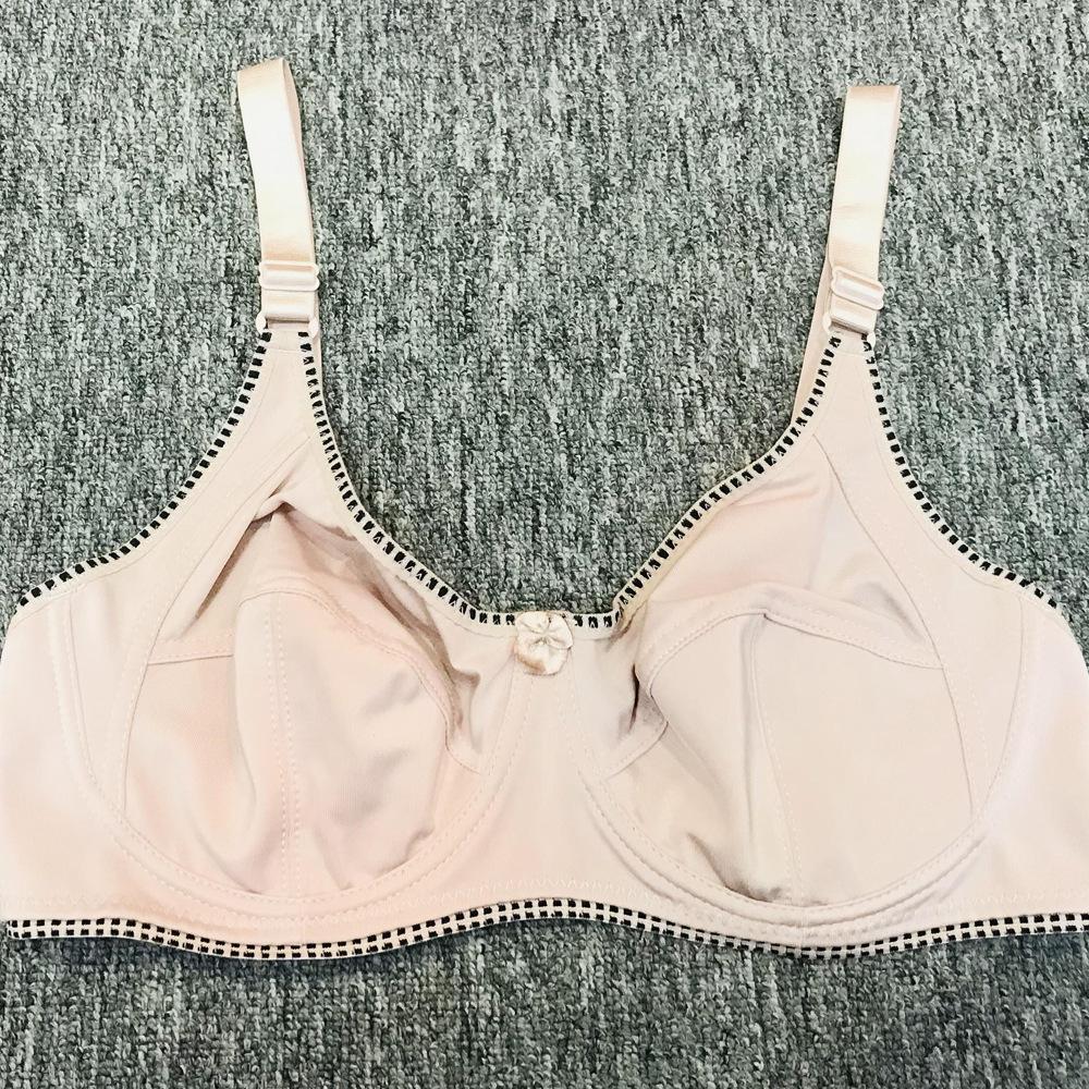 European and American simple integrated thin cup women's underwear big chest small fat MM full cup large size bra smooth mask