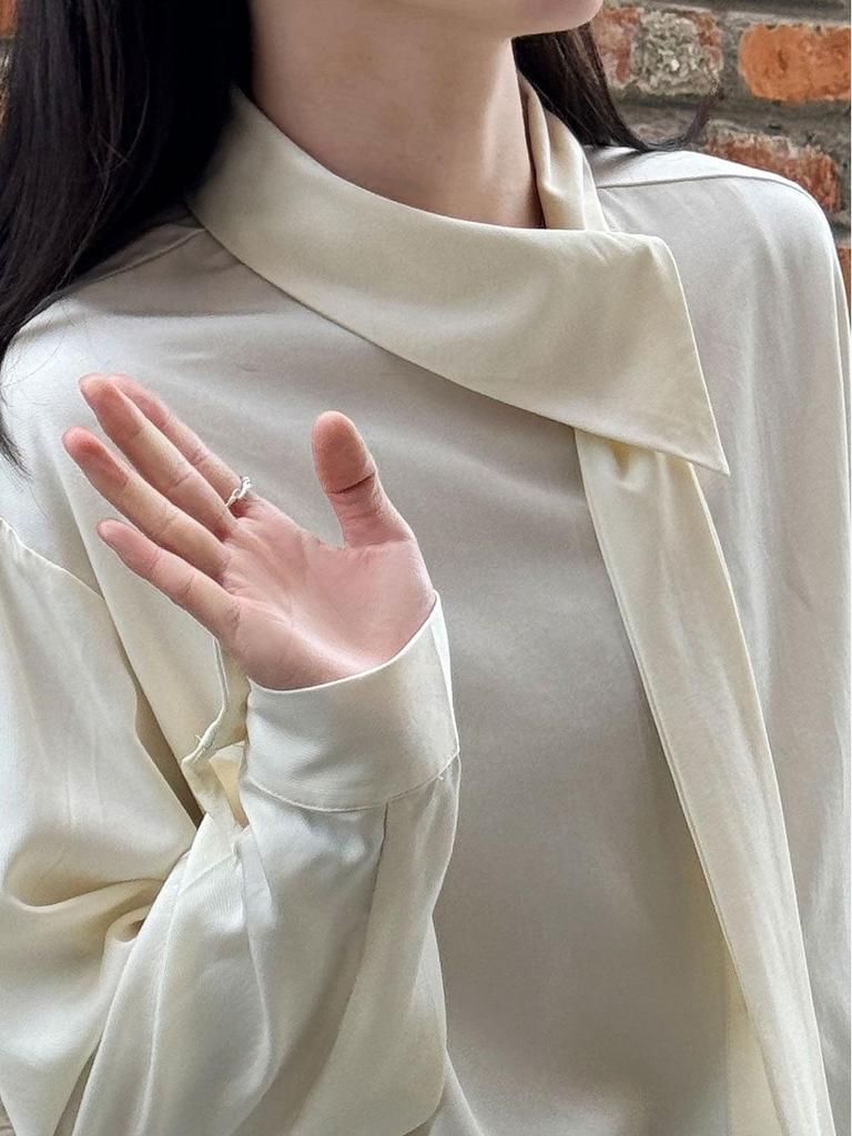 LUXI French Design Silk Tie-Up Collar Elegant Women's Spring Top