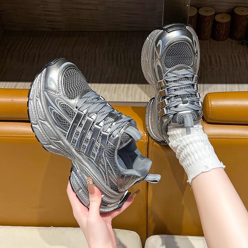 2025 spring new Korean version breathable inner height increase fried street ins trendy casual sports shoes platform silver dad shoes women