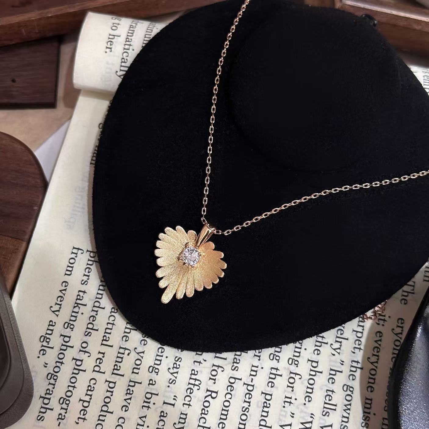 Взрывное перо любовь кленовый лист кулон ожерелье литературный маленький свежий цепочка на ключицу