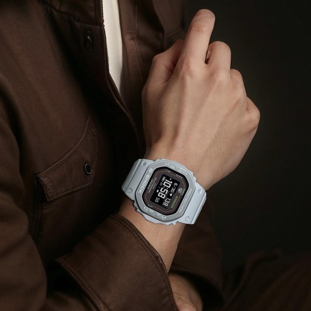 Casio 5600 Solar Quartz Movement Resin Strap Watch Men's Watches Black Dial DW-H5600MB-8A9