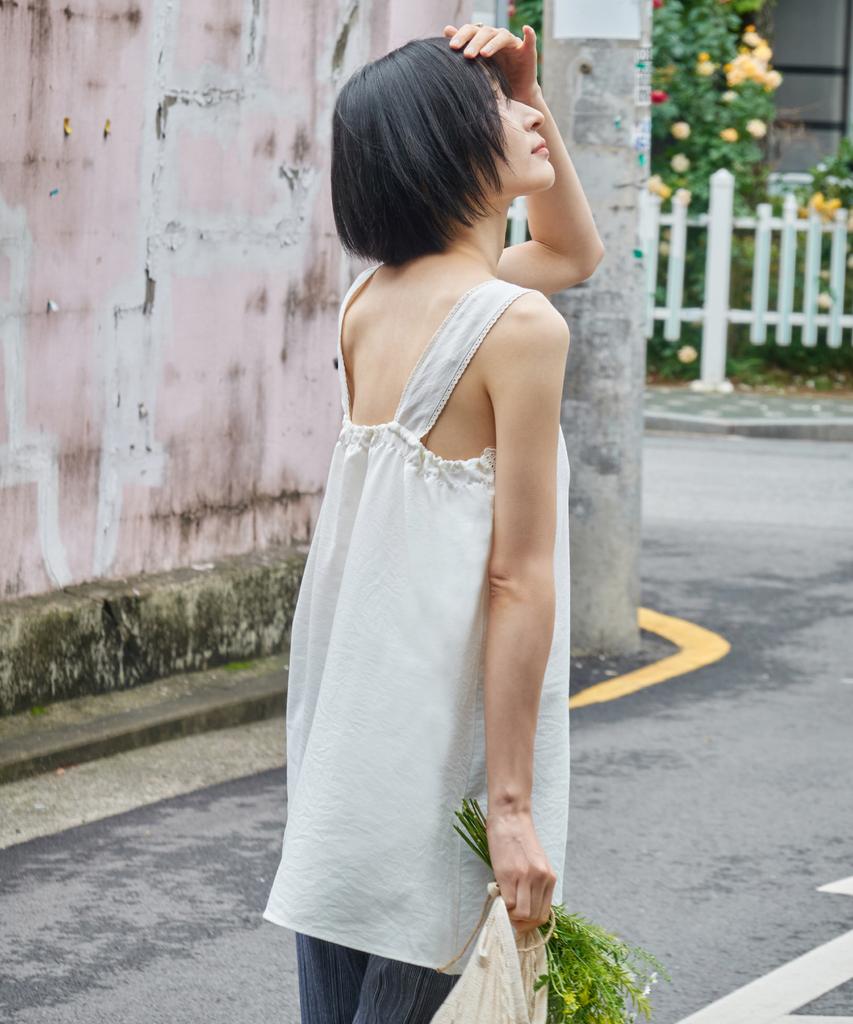 Julliapepe Lace Point One-Piece Cream