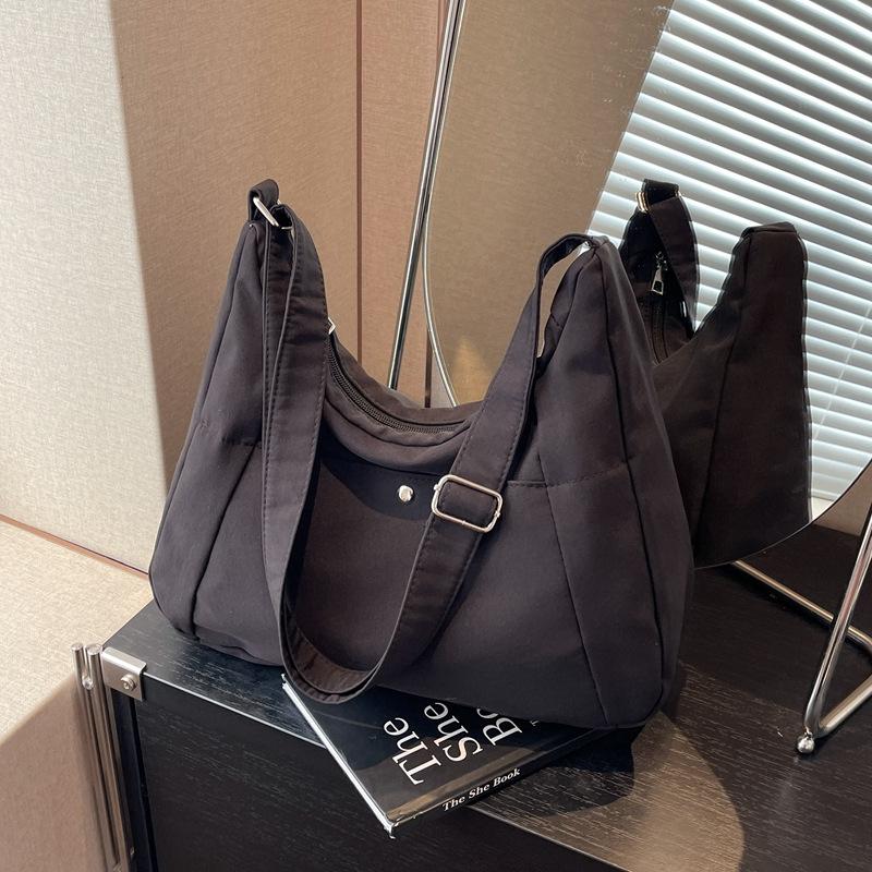 Women's Bag New Dumpling Bag Class Retro Tote Bag Large Capacity Shoulder Messenger Bag