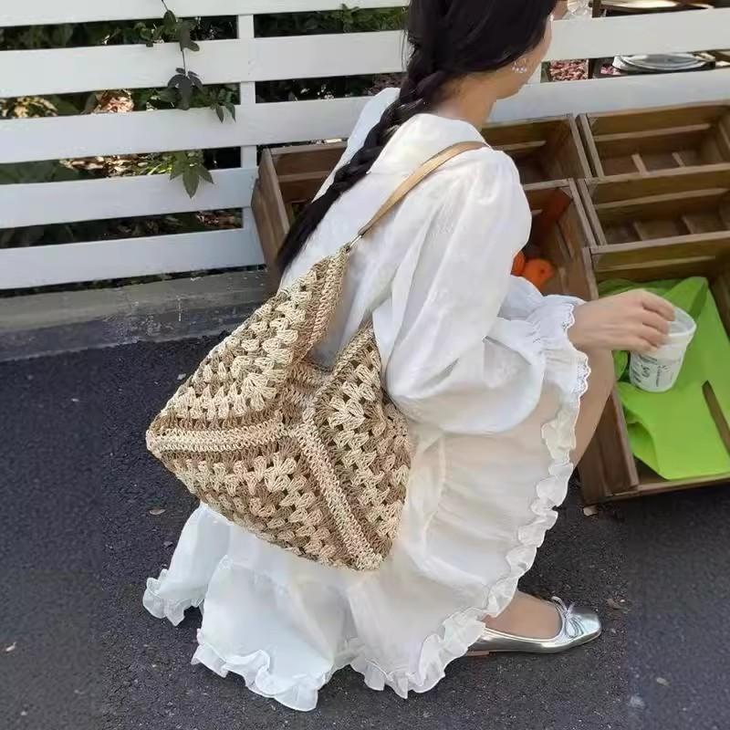 Casual Simple Hollow Literary Women Shoulder Bags Summer Vacati Beach Ladies Straw Woven Tote Travel Portable Female Handbags