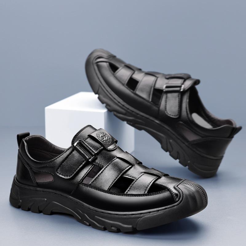 Fashion 2025 Summer New Designer Casual Leather Sandal for Men Hallow Breathable Beach Shoes Male Solid Color Fashion Dress Sandals Man