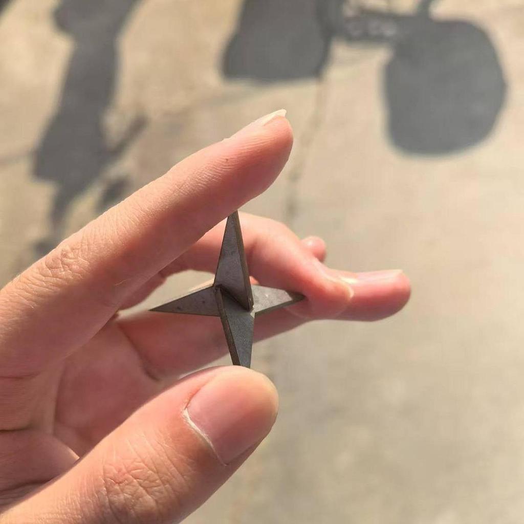 30Pcs Triangle Nail High Strength Practical Easy Installation Car Tire Nails 2.5cm