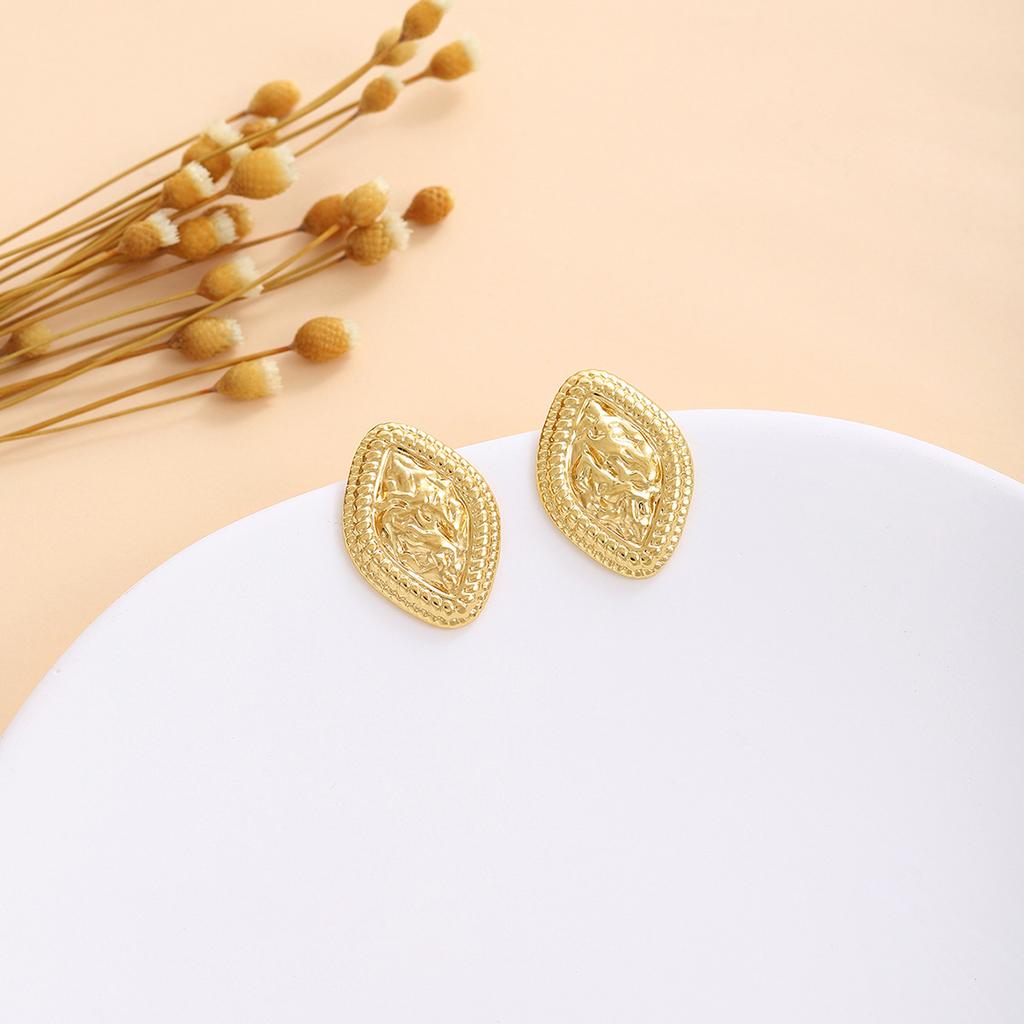 Spiral Maple Leaf Love Hollow Irregular Earrings, Heavy Industry Advanced Sense Metal Style Fashion Temperament Earrings