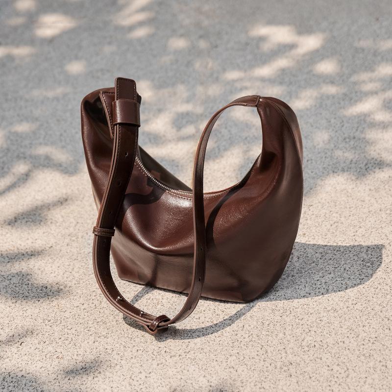 

Mrs. Qiao 2025 New Fashion Crossbody Bag Autumn Winter Niche Design Tote Bag Women Genuine Leather Commuter Bag Upper Width40CM*Lower Wid