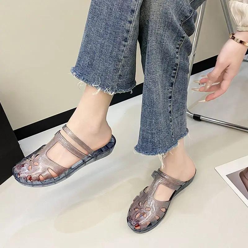Fashion Crystals Shoes Outside Women's Slippers and Ladies Sandals Unique High Quality New Collection Shoe Clappers Fashion Style Slides