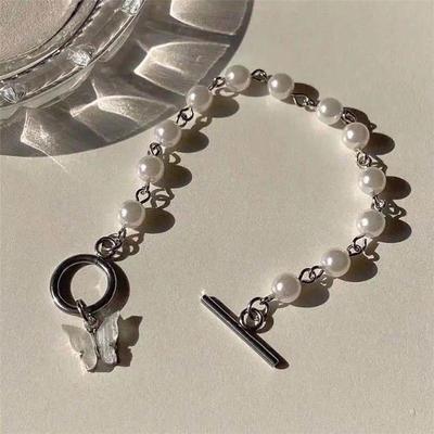 Süße Harz Charms Schmetterling Armband für Frauen Mädchen Imitation Perle Anhänger Armband auf Hand Freundschaft Geschenke ADM