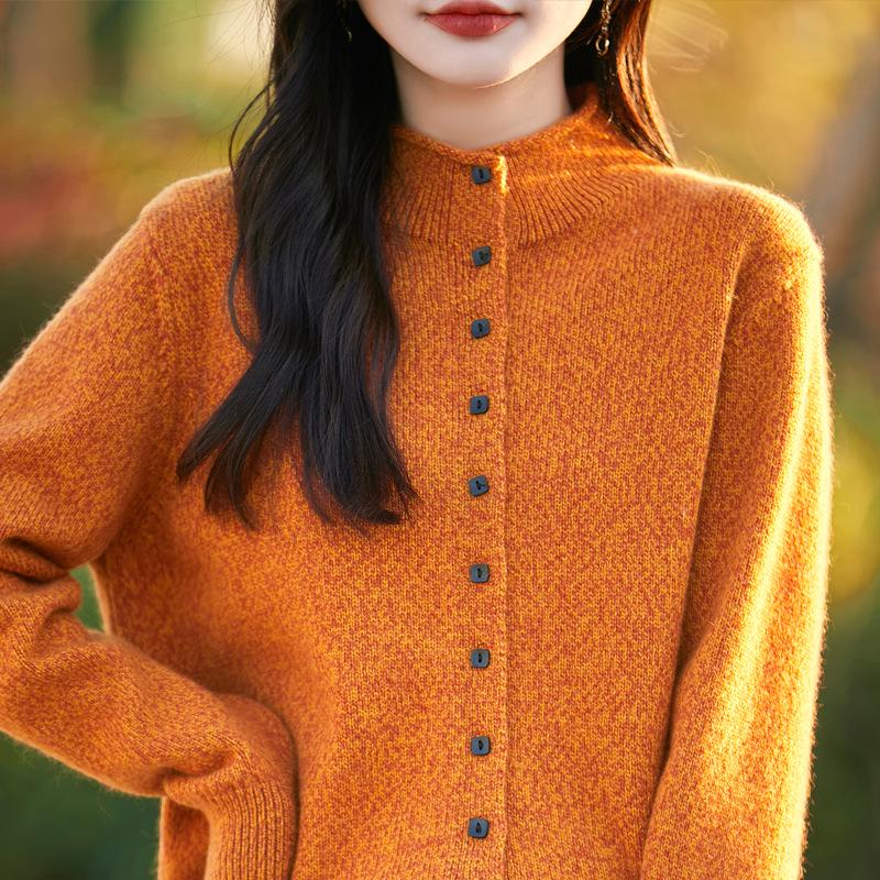 

Осенне-зимний кардиган из шерстяного трикотажа с цветочным узором, женский свитер-пальто с полувысоким воротником и застежкой на несколько пуговиц. Large