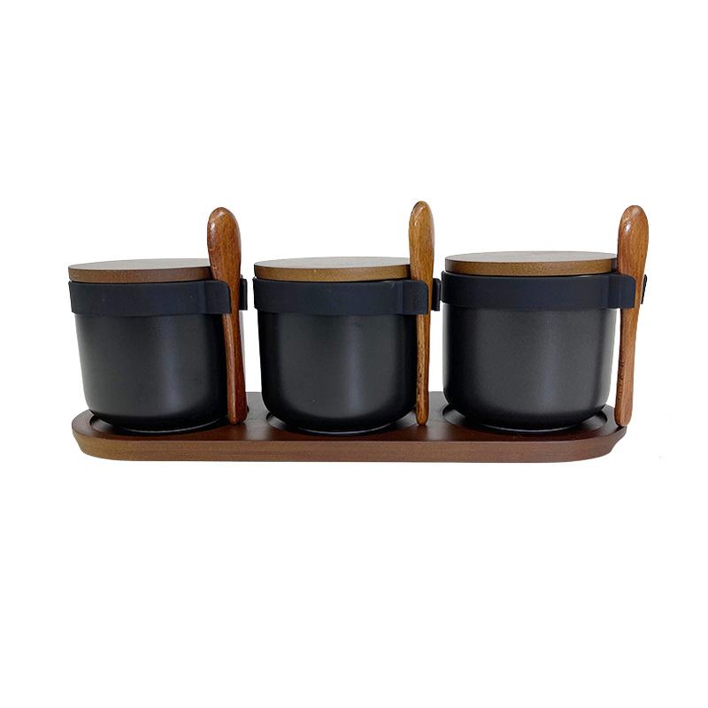 Kitchen Seasoning Tools Ceramic Seasoning Jar with Lid and Spoon Set Salt and Pepper Bottles Household Sealed Storage Jar 250ML