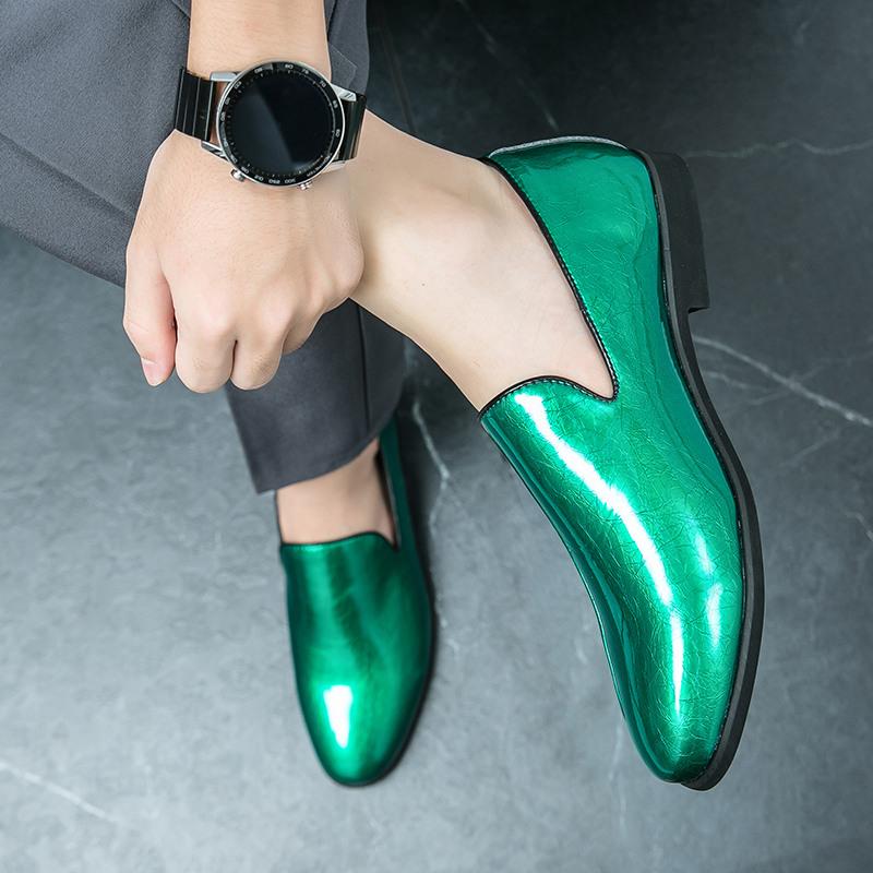 New Mens Patent Leather Shoes Fashion Glitter Green Loafers Shoes Men Casual Moccasin Shoes Man Slip On Flats mocasines hombre