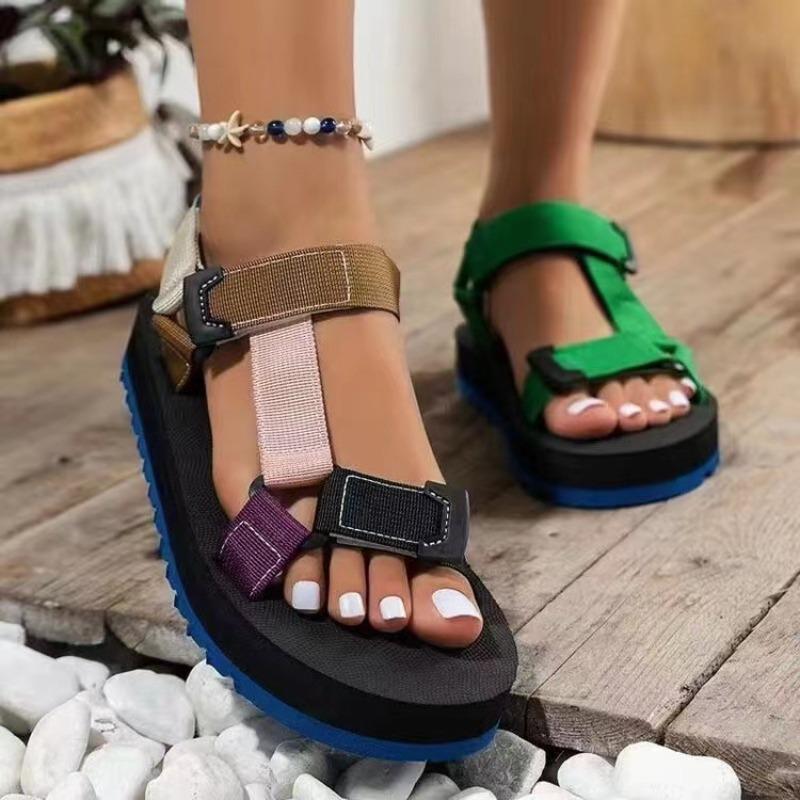 Spot Sommer Neu Dicke Sohle Farbkombination Klettverschluss Europäischer und Amerikanischer Berühmter Stil Strand Sandalen Damen