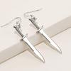 Pendientes de daga de plata antigua de estilo punk europeo y americano, pendientes de espada metálica, joyería de aleación unisex