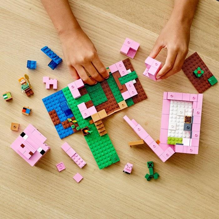 LEGO Minecraft Pig House 21170