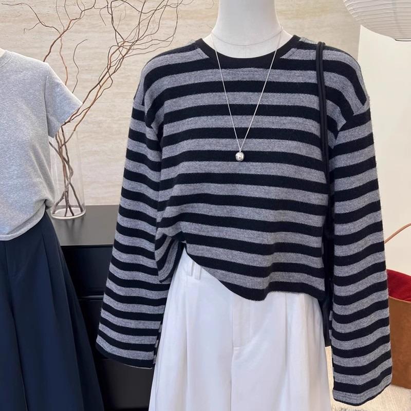 

Close your eyes~ Autumn and winter new contrasting color striped crew neck sweater women s thickened loose knitted sweater jacket XL