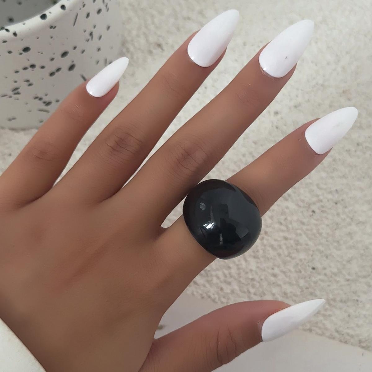 

Ingemark 4 Colors Vintage Simple Irregular Resin Rings for Women Minimalist Smooth Geometric Rings New Year Party Jewelry Gift