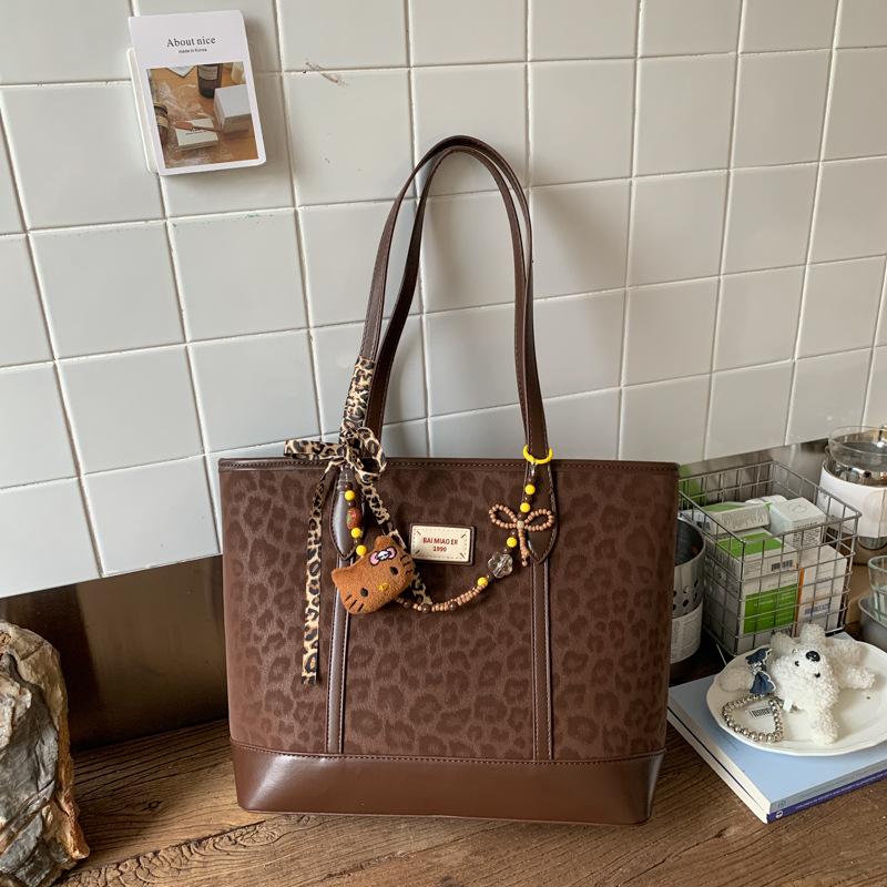 

2025 Korean version of the new ins leopard print large-capacity casual fashion shoulder portable 2025 autumn women s tote bag without pendant цветной печати леопарда