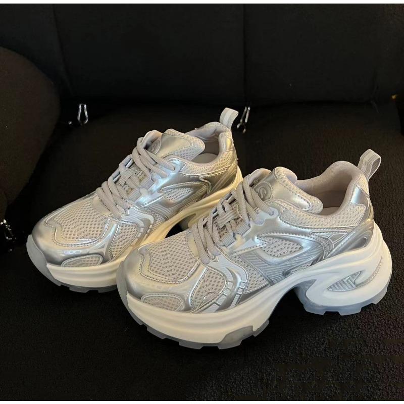 Scarpe da ginnastica con plateau argento da donna, nuove per primavera ed estate, piccolo uomo, aumento altezza 7 cm, rete traspirante, nicchia, scarpe sportive