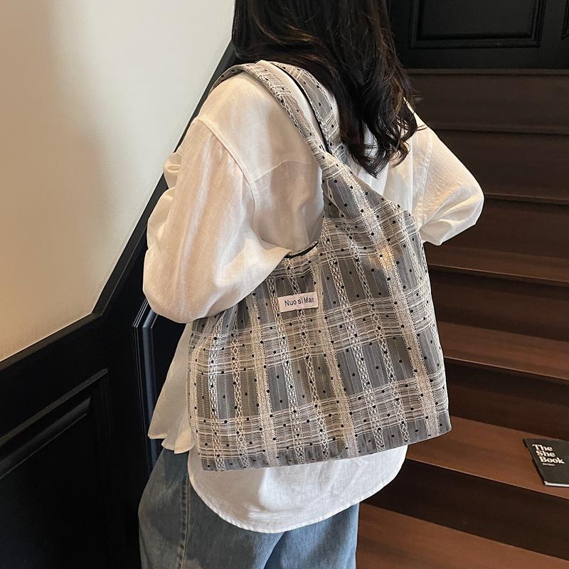 A Fresh and Simple Single-shoulder Bag, A Niche Daily Large-capacity Commuter Tote Bag